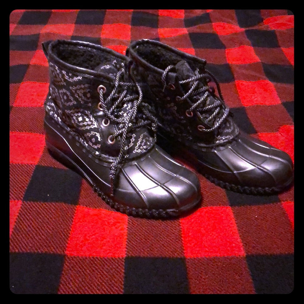 Justice black and silver duck boots